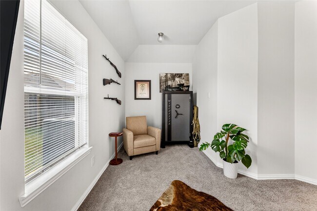 Building Photo - 32239 Cedar Crst Dr