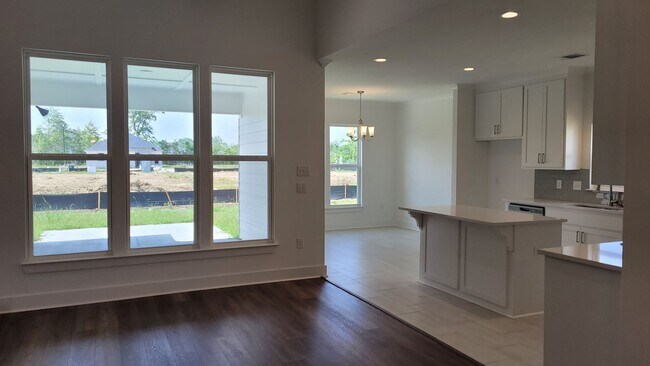 Building Photo - Must see 4 bedroom, 3 bath home!