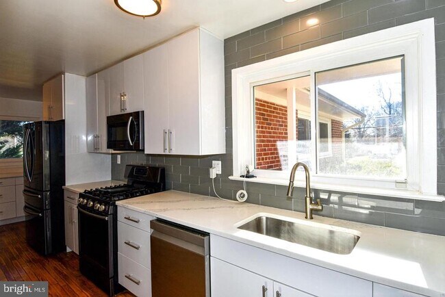 Building Photo - 4111 Saul Rd