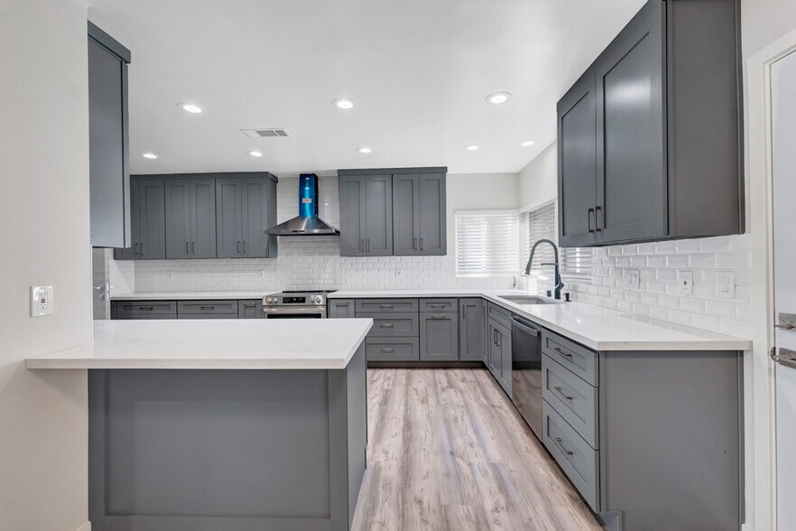 Building Photo - 19653 Valdez Dr