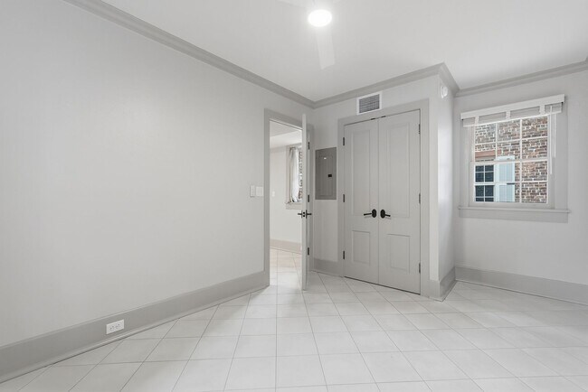 Building Photo - 124 E Mc Donough St
