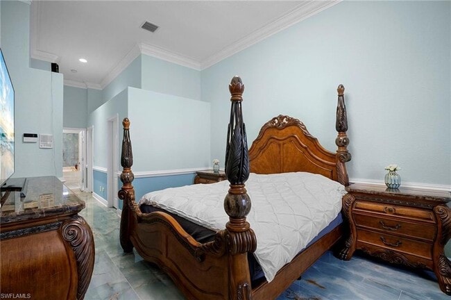 Building Photo - 5024 SW 8th Pl