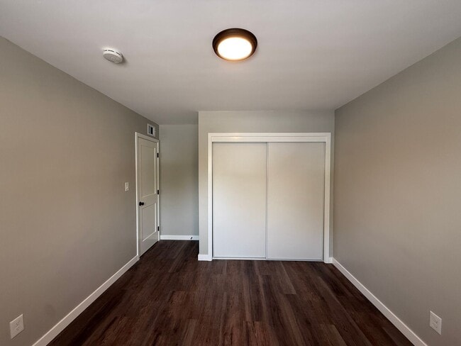 Building Photo - Centrally Located Single Story Updated Home
