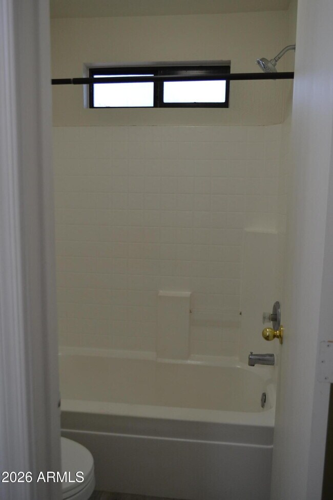 Building Photo - 445 E Osage Ave