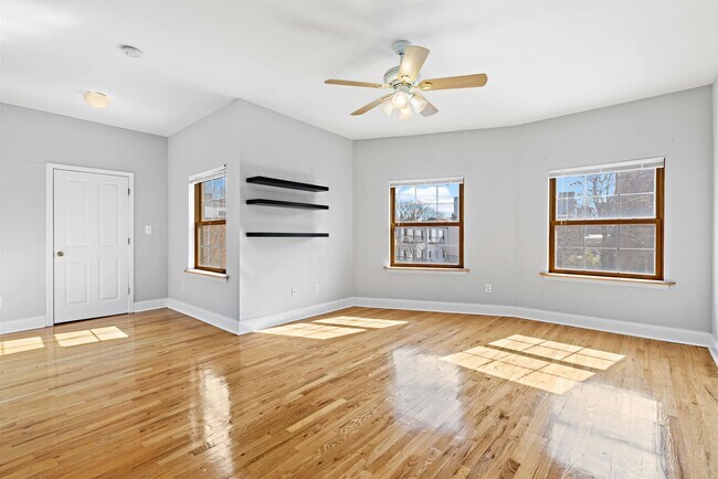 Building Photo - 211-213-213 3rd St