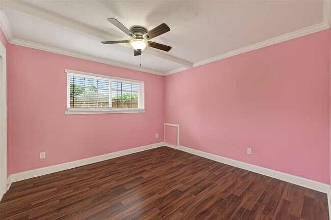 Building Photo - 11414 Meadow Lake Dr