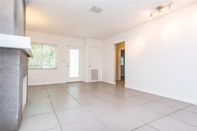 Building Photo - 330 NE 86th St