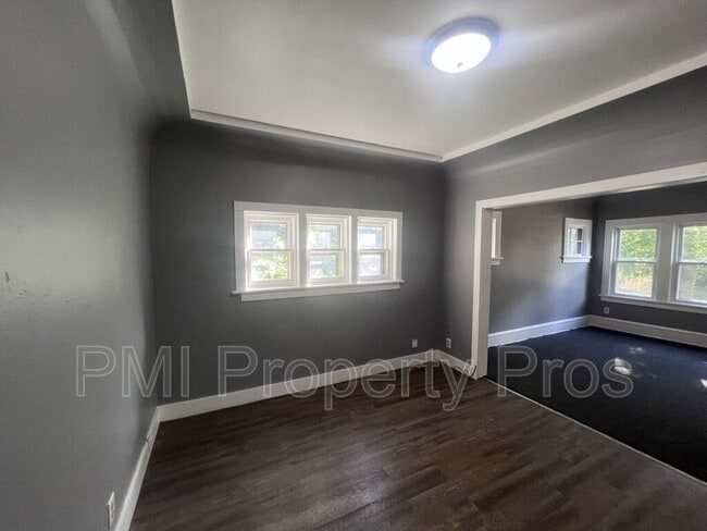 Building Photo - 1536 N 38th St
