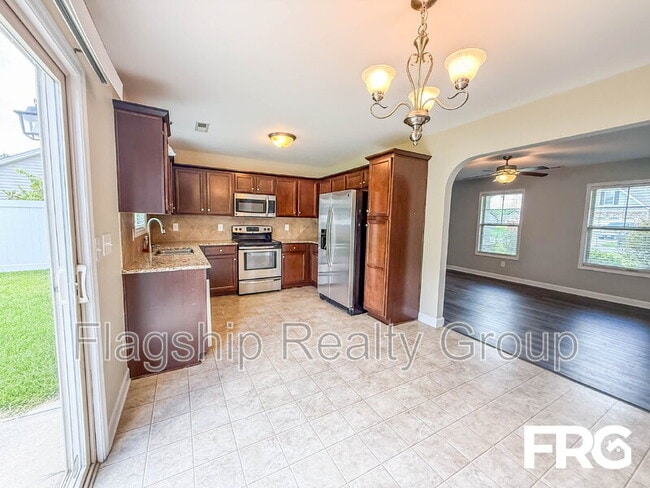 Building Photo - 1217 Teakwood Dr