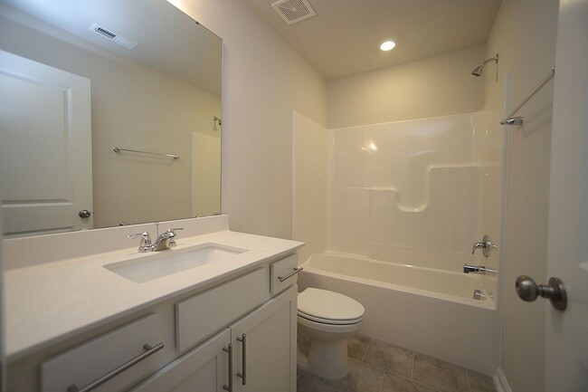 Building Photo - 4-Bedroom, 3-Full Bath Home with 2 Car Garage in Durham!