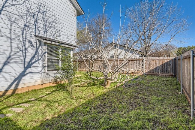 Building Photo - 708 Decker Prairie Dr