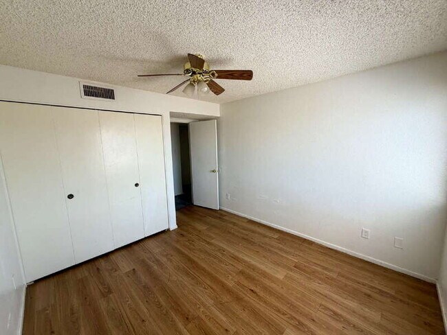 Building Photo - 10660 W Concordia Dr