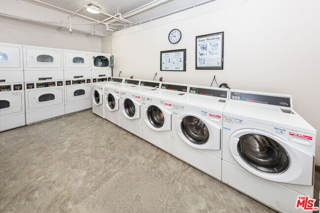 Building Photo - 1440 Veteran Ave