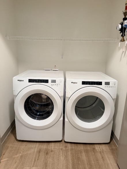 Building Photo - 2950 NE 11th St