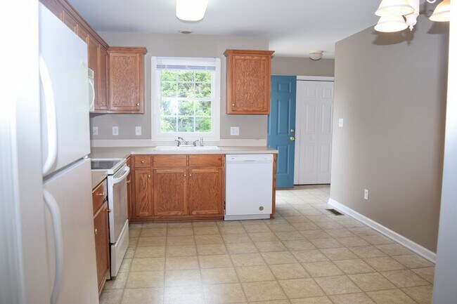 Building Photo - 2820-A/B 12th Ave SW