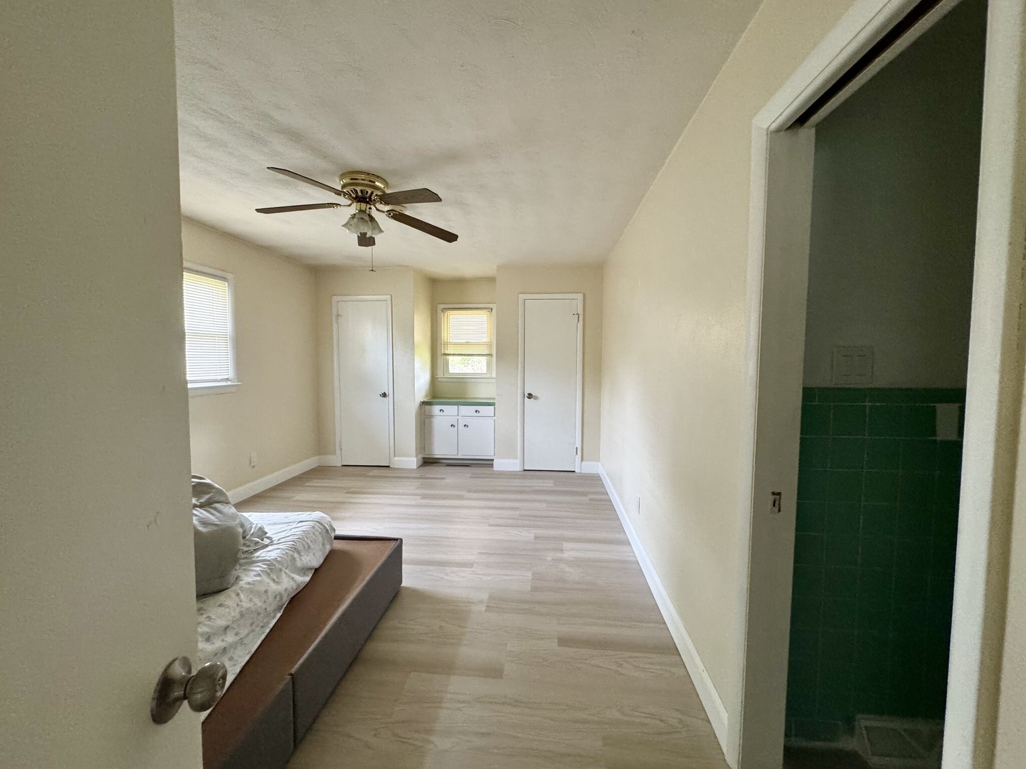 Building Photo - 20 Sandra Dr