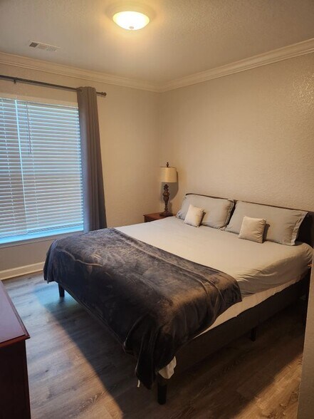 Building Photo - 1351 Tuscan Terrace