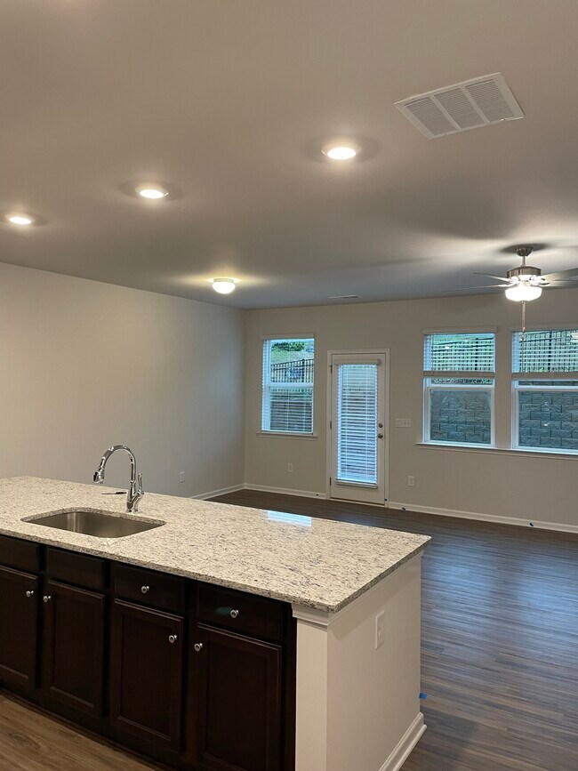 Building Photo - 308 Whitetail Cir