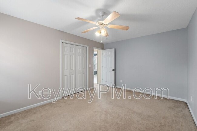 Building Photo - 435 St Julian Pl