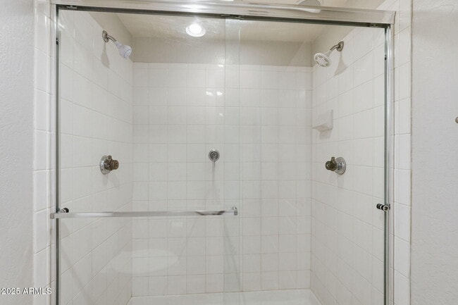 Building Photo - 1747 E Northern Ave