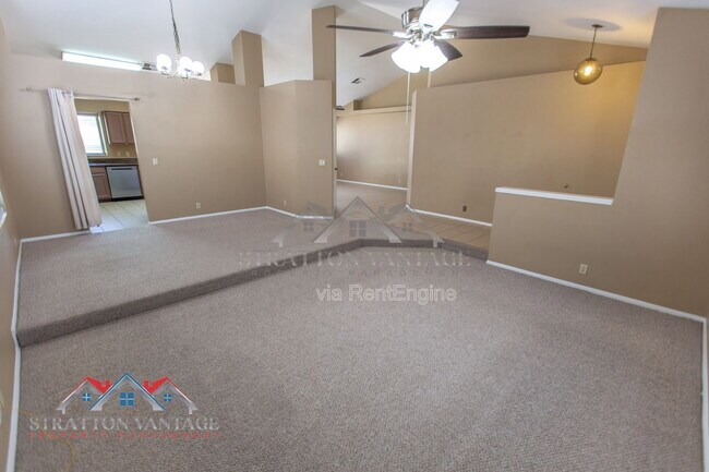 Building Photo - 3950 W Saragosa St