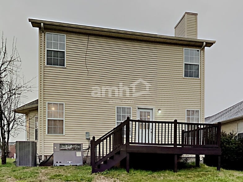 Building Photo - 2805 River Bend Dr