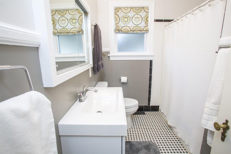 Building Photo - 920 Monmouth Ave