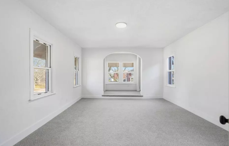 Building Photo - 8951 La Salle Blvd