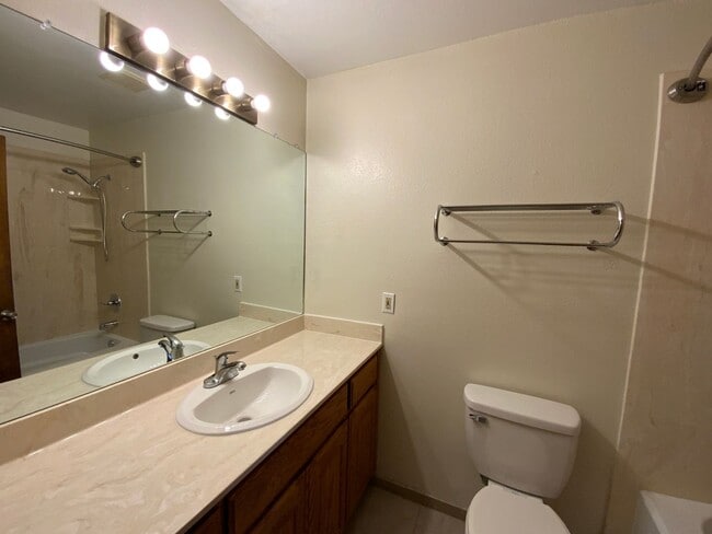 Building Photo - 4 Bedroom Single Story Home Near Juan Tabo Blvd SE & Central Ave SE by Four Hills!