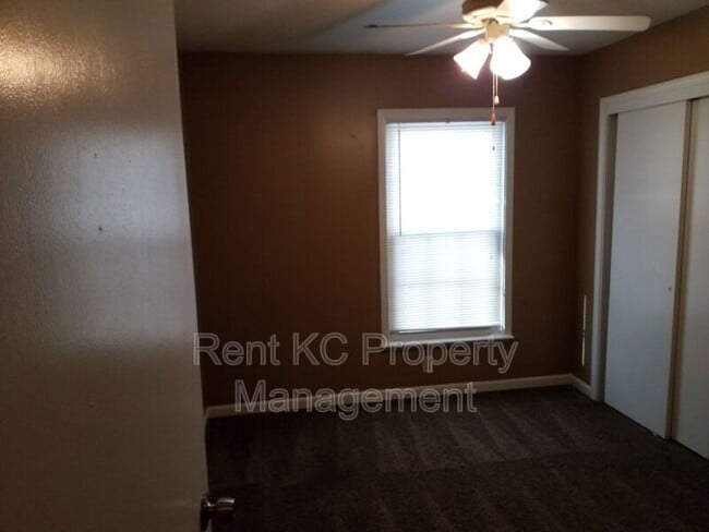 Building Photo - 10013 N Harrison Dr