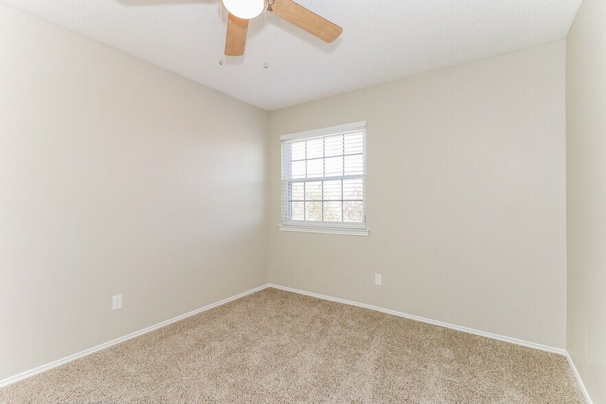 Building Photo - 2729 Forest Creek Dr