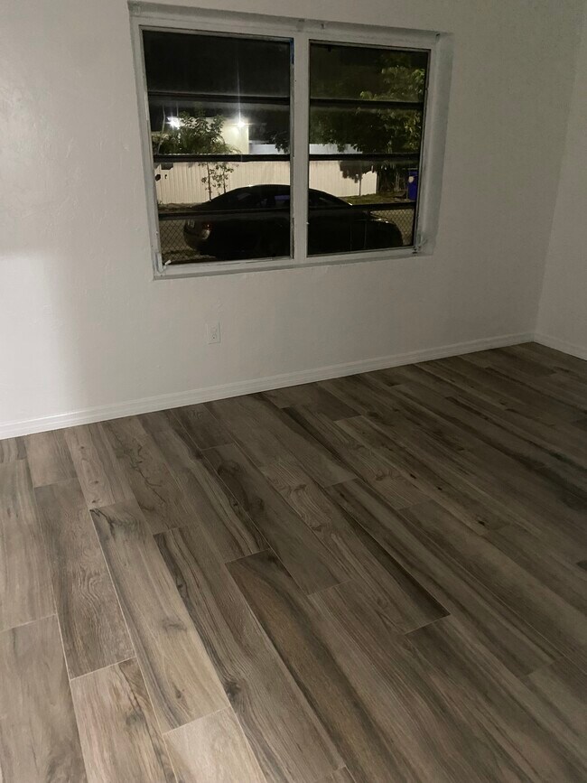 Building Photo - 12 NW 68th Ter