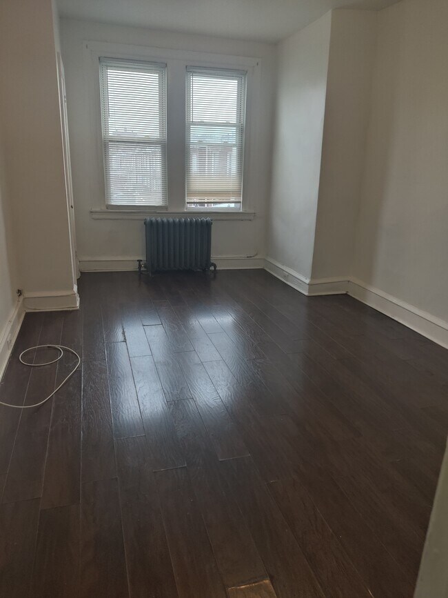 Building Photo - 1708 67th Ave