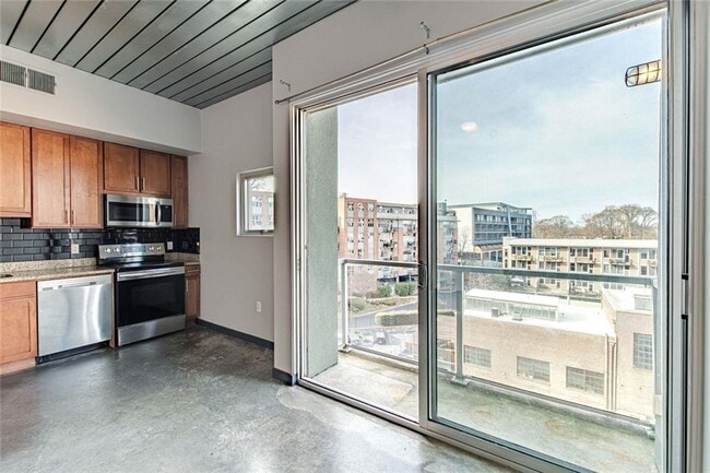 Building Photo - 620 Glen Iris Dr NE