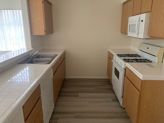 Kitchen - 4434 Apricot Rd