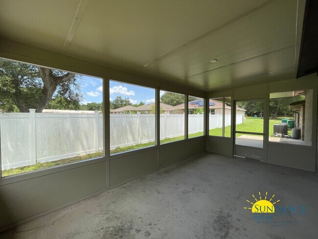 Building Photo - Charming 3-Bedroom plus Office located in between Hurlburt and Eglin AFB!