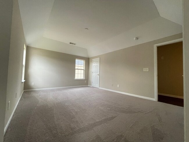 Building Photo - 3635 Pauline Ln
