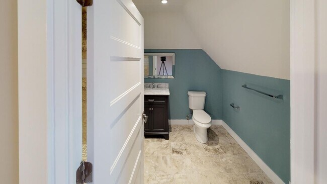 Building Photo - $1585/Bedroom | 7BR in Fort Sanders | Walk...