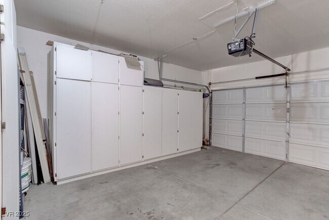 Building Photo - 10381 Walking View Ct