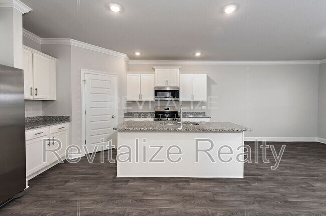 Building Photo - 14531 Dayton Cir