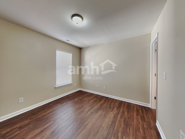 Building Photo - 3339 Sugar House St