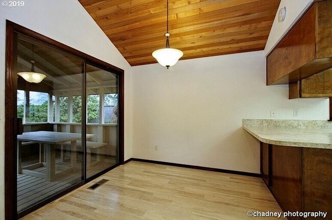 Building Photo - One level Immaculate Condition Ranch -Huge...