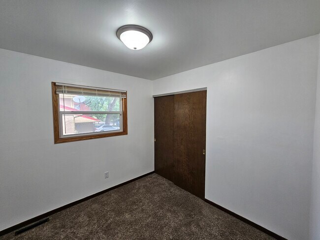 Building Photo - 6323 N 104th St