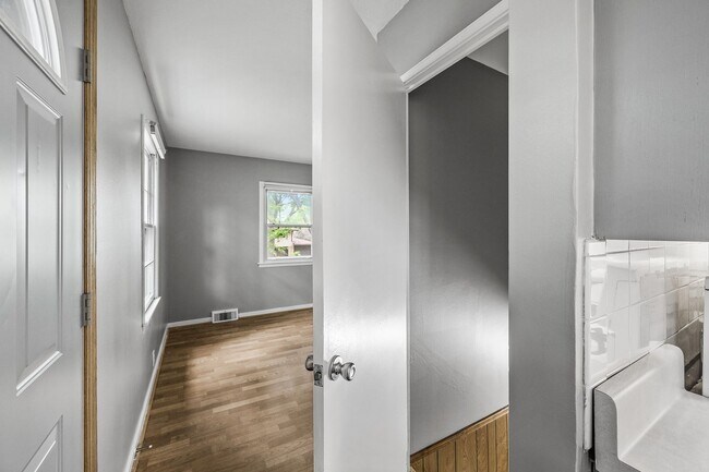 Building Photo - Gorgeous 4BR/2BA Home with Finished Lower ...