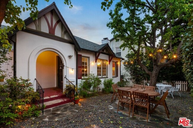 Building Photo - 1836 W Silver Lake Dr