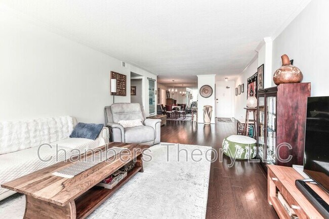 Building Photo - 1300 Army Navy Dr