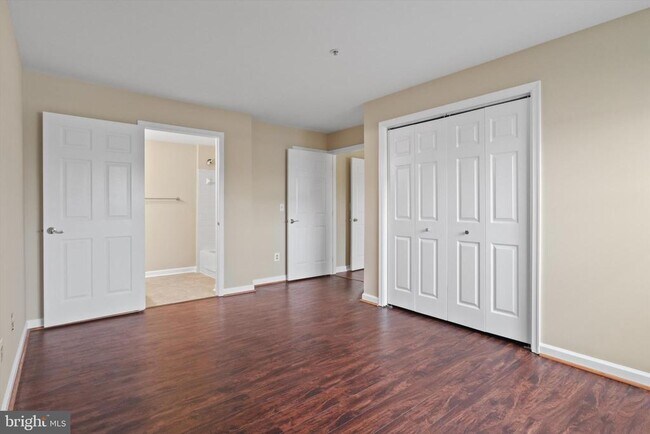 Building Photo - 8058 Lisle Dr