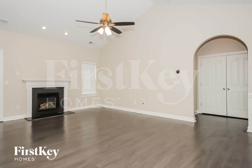 Building Photo - 109 Planters Dr