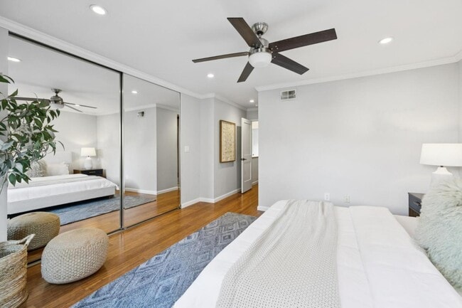 Building Photo - 646 S Ahwanee Terrace