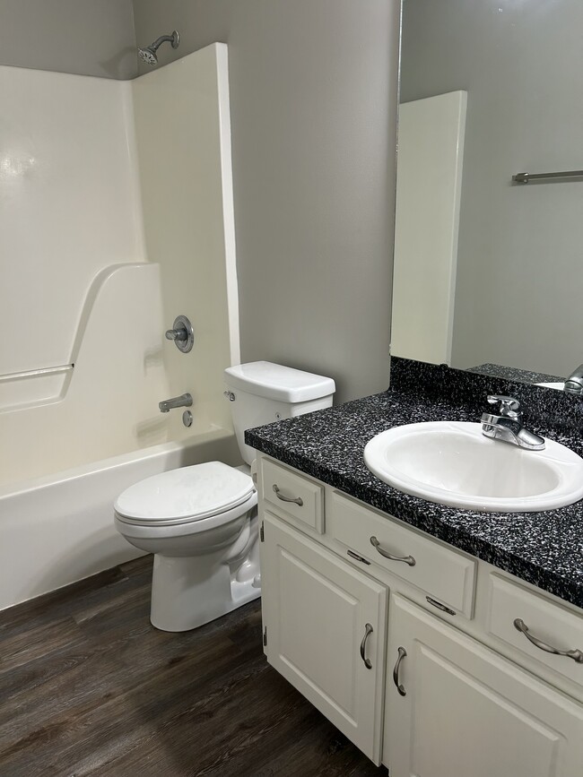 Building Photo - 16 Azalea Dr